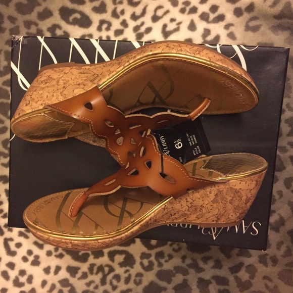 Sam & Libby wedge sandals cognac size 6 1/2. - Picture 5 of 6
